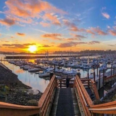 Embarcadero Resort Newport Exterior foto